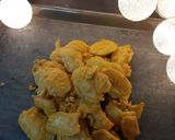 A picture of step 3 of Aloo kay pakoray.