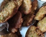 Foto del paso 5 de la receta: Pescado frito y buñuelos de lechuga