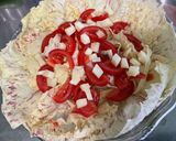 Une image de l'étape 9 de Salade castelfranco aux tomates, pecorino truffé et persil.