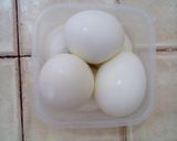 Foto langkah ke 1 dari resep Balado telor dan tahu.