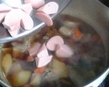 A picture of step 3 of Fish Sausage Noppe'i Soup with Plenty of Root Veggies.