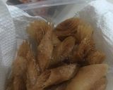 Foto langkah ke 2 dari resep Kripik Kulit Lumpia.