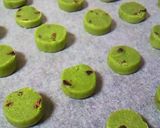 A picture of step 10 of Matcha Milk Chocolate Chip Cookies.