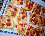 Foto langkah ke 9 dari resep Pizza suka-suka sosis sederhana rasa istimewa.