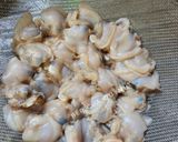 Hình bước làm 1 của món Canh chua nghêu