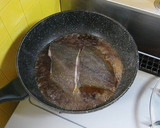 A picture of step 2 of Simmered Flounder.