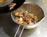 A picture of step 7 of Chicken Gizzards Panfried with Leek-Salt Sauce.