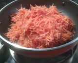 A picture of step 2 of Gajar Halwa.