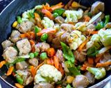 A picture of step 8 of Egg Rolls.