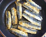A picture of step 6 of Sautéed Sardines Salad with Youlinji (Chinese Deep Fried Chicken) Sauce!.