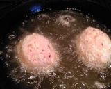 A picture of step 6 of Mandys Scotch eggs.
