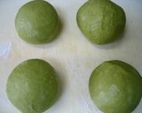A picture of step 2 of Matcha Green Tea and Maple Syrup Bagels.