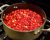 A picture of step 2 of Fresh Cranberry Juice.