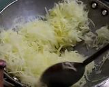 A picture of step 1 of Papaya halwa.