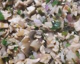 Foto del paso 2 de la receta: Tartaletas de pollo y champigñon (light)