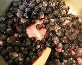 A picture of step 4 of Blueberry Preserves.