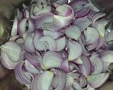 ડુંગળી ના ભજીયા (Dungli Bhajiya Recipe In Gujarati) રેસીપી સ્ટેપ1ફોટો