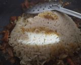A picture of step 5 of Spicy maggi.