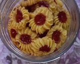 Foto langkah ke 2 dari resep Kue dahlia/semprit mawar.
