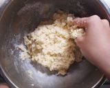 A picture of step 4 of Auntie Machi's Beloved Donuts.
