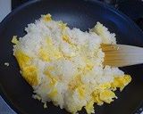 A picture of step 4 of Chinese 5-Spice Powder Scented Shrimp Fried Rice.