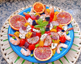 Foto del paso 2 de la receta: Ensalada primavera 🪻🌷🏵️🌈 pasta de lenteja roja y 🦐🍊🥭🍅🧀