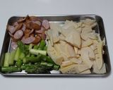 A picture of step 1 of Tofu Gratin with Bamboo Shoot and Asparagus.