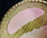 A picture of step 5 of Tokyo-style Sakura Mochi.