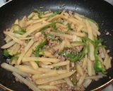 A picture of step 4 of Refreshing Potato Stir-Fry.