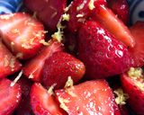 A picture of step 4 of Balsamic strawberries 🍓.