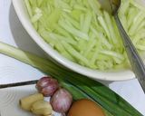 Foto langkah ke 1 dari resep Tumis labu siam telur ebi sederhana ala bujang.