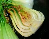 Foto del paso 2 de la receta Pak Choi salteado con ajo y limón