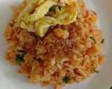 Foto langkah ke 5 dari resep Nasi Goreng Merah dengan Udang.