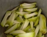 Foto del paso 1 de la receta: Guatila / chayote / yota con aceite de oliva y ajo..