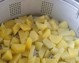 Foto langkah ke 1 dari resep Mashed potato cheese.