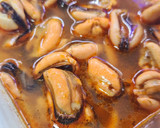 Foto del paso 2 de la receta: Mejillones en escabeche picante