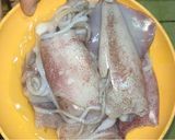 Foto langkah ke 1 dari resep Cumi Saus Tiram.