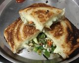 વેજ ચીઝ ટોસ્ટ સેન્ડવીચ (Veg Cheese Toast Sandwich Recipe In Gujarati) રેસીપી સ્ટેપ6ફોટો