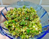 A picture of step 6 of Green chilli thecha.