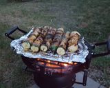 Csirkemelles saslik, bazsalikomos burgonyával recept fázis 4 fotója