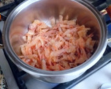 Foto del paso 5 de la receta: Empanadillas de gambas en crema reducida de las mismas cabezas