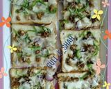 A picture of step 2 of Bread Pizza.