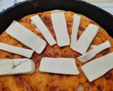Foto del paso 1 de la receta: Pizza con alcuciles, hongos, jamón y cebolla
