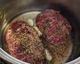 Foto del paso 3 de la receta: Carrilleras ibéricas estofadas con garbanzos
