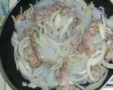 A picture of step 2 of Pork and Shirataki Noodle Stir-Fry with Shiso.