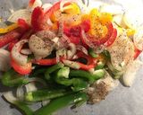 Foto langkah ke 2 dari resep Fajita parchment baked chicken.