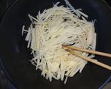 A picture of step 3 of Potato Fermented Krill Stir-Fry.