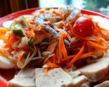 รูปขั้นตอนการทำที่ 5 ของ ตำส้มตำกุ้งสดกับหนึ่งในพริกที่เผ็ดที่สุดในโลก