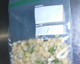 A picture of step 2 of Freeze-Storing Aburaage & Green Onions.