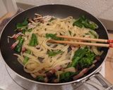 A picture of step 4 of Japanese-style Pasta with Broccolini and Bacon.